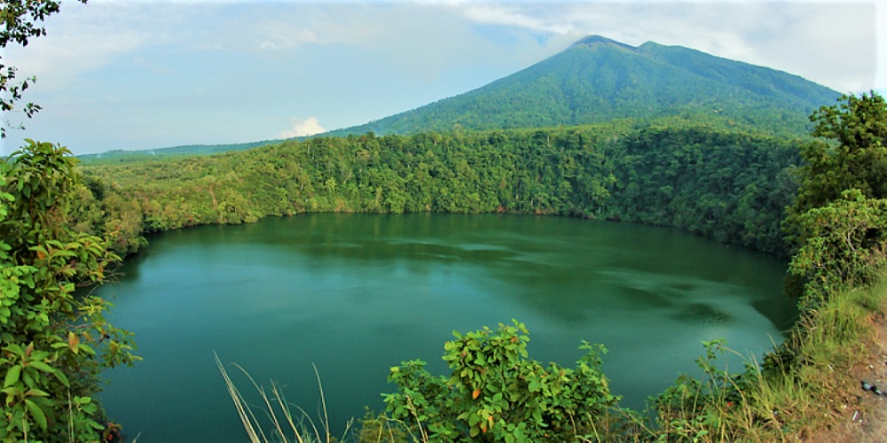 4 Mitos Danau Tolire di Ternate, dari Harta Karun hingga Buaya Putih Gaib