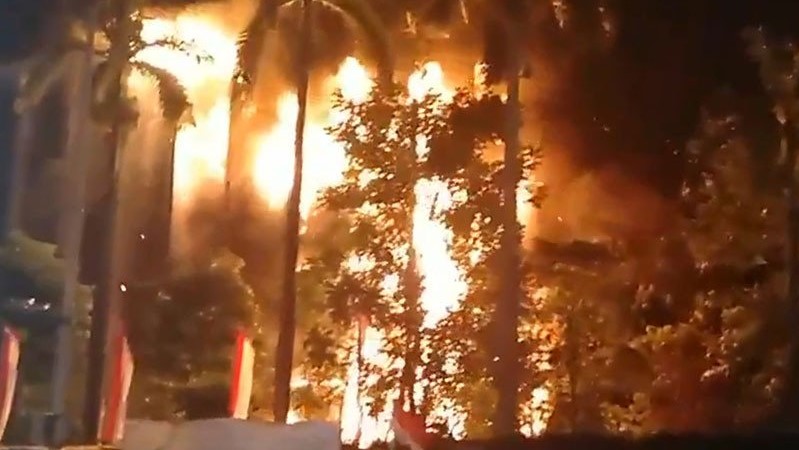 Gedung Kejaksaan Agung Terbakar Hampir 12 Jam, Petugas Masih Lakukan Pendinginan