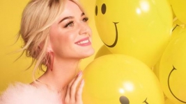Wah Selamat Katy Perry Melahirkan Bayi Perempuan, Nama Unik Daisy Dove Bloom