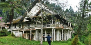Kisah Misteri Villa di Lereng Gunung Merapi, Benarkah Kamar di Dalam Villa Tersebut Pernah Terjadi Peristiwa Bunuh Diri?