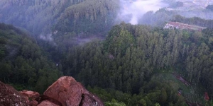 Kisah Misteri Gunung Keraton dan Bunker Peninggalan Belanda, Benarkah di Dalam Bunker Terdapat Harta Karun?