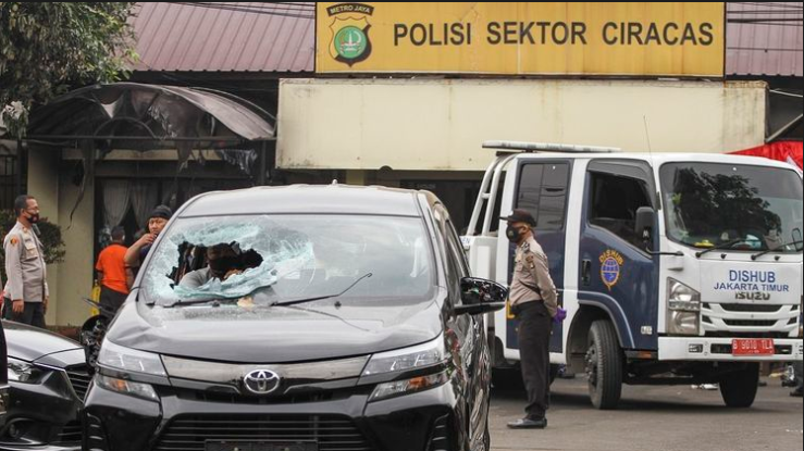 Kronologi Massa Serang Polsek Ciracas, Ada Indikasi Keterlibatan Anggota TNI