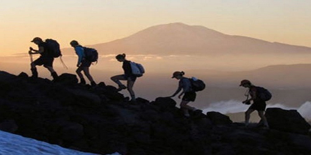 Waspada! Jangan Lakukan Hal Ini Saat Kamu Mendaki Gunung