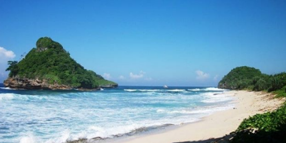 Wisata Pantai Keren dan Unik di Malang, Tak Kalah dari Papua