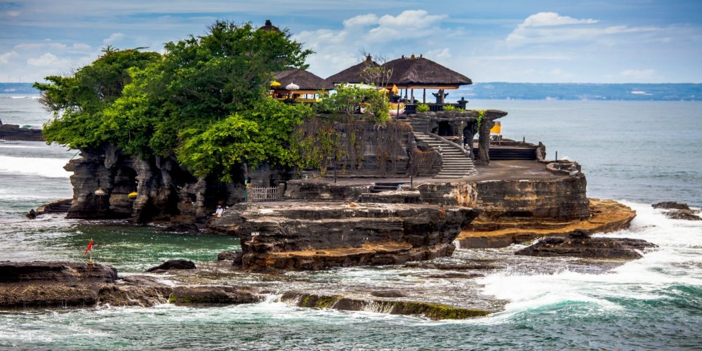 3 Mitos di Pura Tanah Lot Bali, Salah Satunya Mitos Air Suci Dapat Membuat Awet Muda