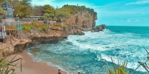 4 Pantai Indah di Gunung Kidul, Serasa di Bali