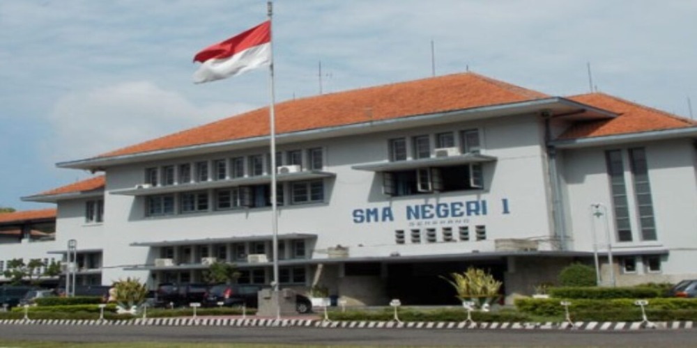 Cerita Mistis SMAN 1 Semarang, Sering Terjadi Penampakan Suster Ngesot hingga Kuntilanak Merah
