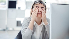 4 Tips Mengatasi Rasa Sakit Kepala Saat Menatap Layar Komputer Terlalu Lama
