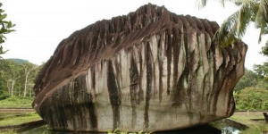 Kisah Misteri dan Mitos Batu Belimbing Singkawang Timur di Kalimantan Barat yang Konon Berubah