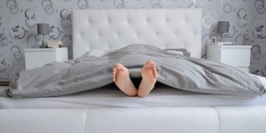 Kisah Mitos Tidur Posisi Seperti Mayat Bisa Bermimpi Buruk, Benarkah?