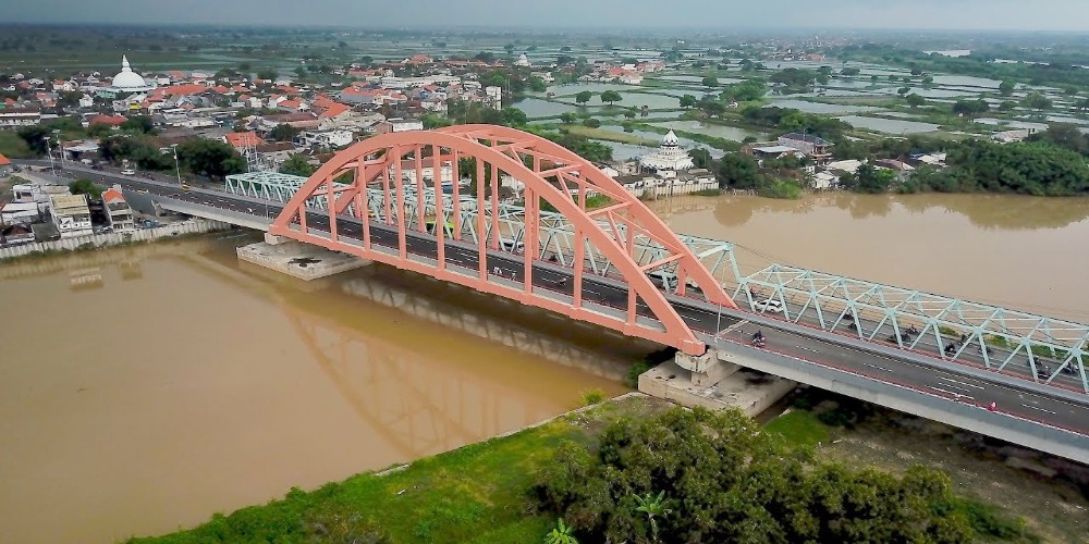 Deretan Kisah Misteri Jembatan Sembayat, Dihuni Buaya Putih hingga Putri Kerajaan Solo