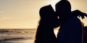 Arti Sebenarnya Mimpi Berciuman Menurut Primbon Jawa