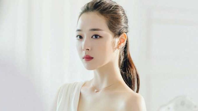 Peringati Satu Tahun Kepergian Choi Sulli Tagar RememberSulli Trending