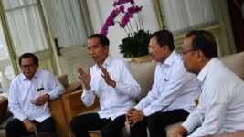Diutus Jokowi Mensesneg Antarkan Naskah UU Cipta Kerja ke PBNU dan MUI 