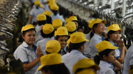 Diteken Oleh Jokowi, Ini Aturan Jam Kerja dan Hak Cuti di UU Cipta Kerja