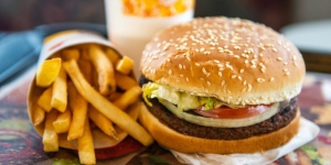 Fakta-fakta Burger King Minta Warga Pesan McD hingga KFC