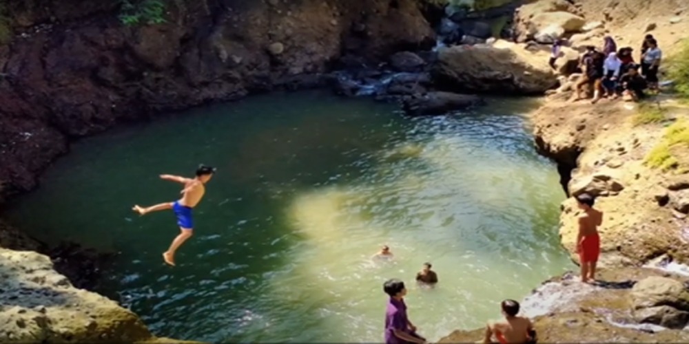 Cerita Misteri Curug Kacapi dan Goa Cinta Mayang Sari, Sering Terdengar Ada Bunyi Alat Musik Kacapi