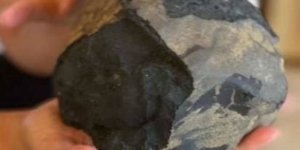 Potret Istimewa Batu Meteor Joshua Hutagalung yang Laku Rp 200 Juta