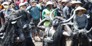 Deretan Tradisi Daerah Jawa Timur Memiliki Kisah Mistis