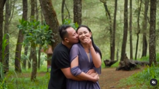 Vicky Prasetyo dan Kalina Ocktaranny Pamer Foto Prawedding hingga Tamasya Cinta saat Liburan Akhir Tahun