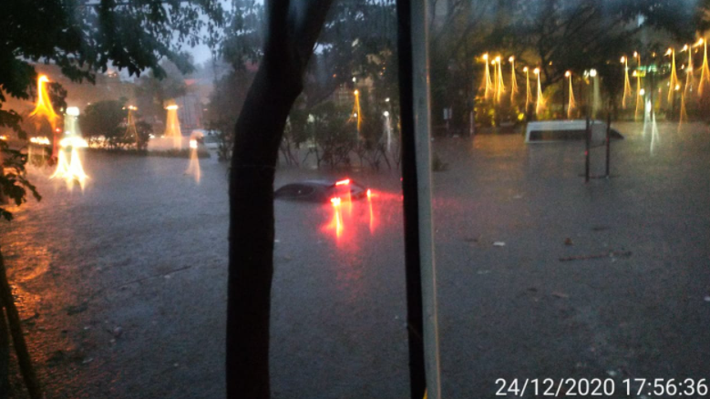 Diterjang Hujan Deras, Bandung Dikepung Banjir