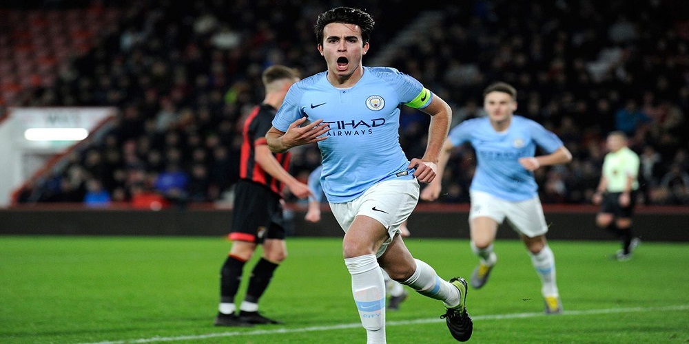 Bek Manchester City Eric Garcia Sepakat Gabung Barcelona