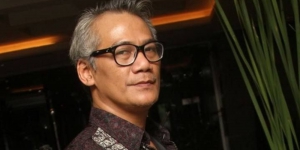 Tidak di Rehabilitasi, Tio Pakusadewo Dituntut 2 Tahun Penjara Karena Narkoba 