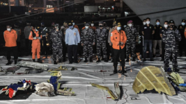 Kondisi Turbin Sriwijaya Air SJ-182 yang Hancur Mulai Diangkat Tim SAR