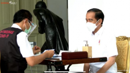 Jokowi Sempat Batuk Kecil Sebelum Divaksin Covid-19, Tekanan Darah Normal 