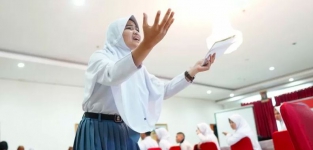 Menguak Gaduh Aturan Wajib Jilbab Siswi Non-Muslim di Padang