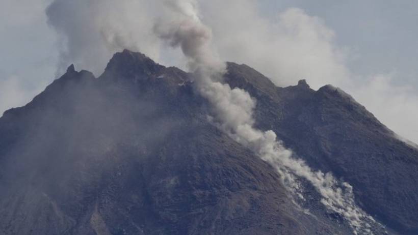 Merapi Erupsi, Warga Waspada dan Berpindah ke Tempat Aman