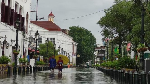 Fakta Bandara Internasional Jenderal Ahmad Yani hingga Stasiun Tawang Lumpuh Akibat Banjir Menggenangi Semarang