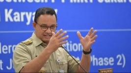 Respon Gubernur DKI Anies Baswedan Soal Sanksi Warga yang Tolak Divaksinasi, Stok Vaksin Sedikit