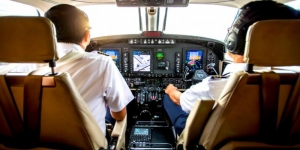 Kisah Mistis Pilot saat Ingin Mendarat di Salah Satu Bandara Indonesia, Lihat Iringan Kereta Kuda  di Landasan