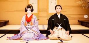 Syahrini Rayakan Hari Pernikahan dengan Reino Barack Bergaya Geisha Jepang 
