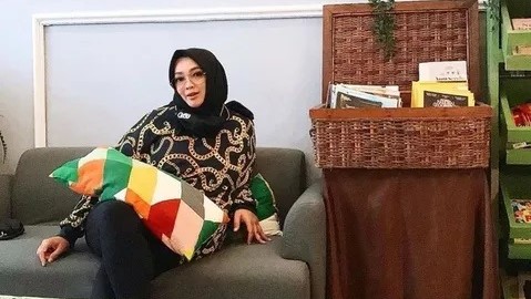 Biografi dan Profil Lengkap Agama Rina Gunawan, Pesinetron yang Viral Karena Diet Suksesnya