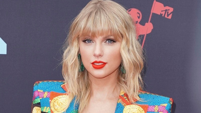 Taylor Swift Geram Usai Asmaranya Dijadikan Lelucon di Tayangan  Ginny and Georgia