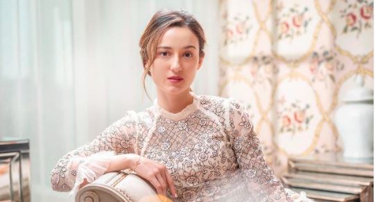 Biografi dan Profil Lengkap Agama Julie Estelle, Artis Menikah dengan David Tjiptobiantoro