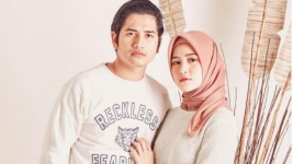 Lewat Unggahan Instastory Zikri Daulay Kabarkan Resmi Bercerai dengan Henny Rahman, Sepakat Urus Anak Bersama