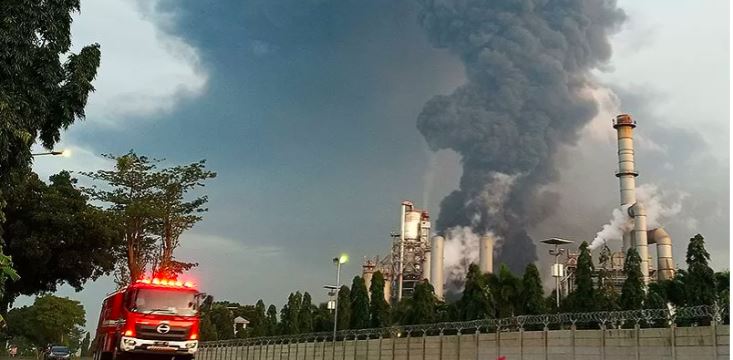 Video Terbakarnya Kilang Minyak Balongan Pertamina Indramayu, Rekam Suasana Mengerikan