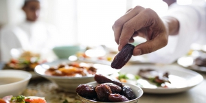 Tetap Sehat dengan Menghindari 4 Pola Makan Ini Selama Menjalankan Puasa Ramadhan