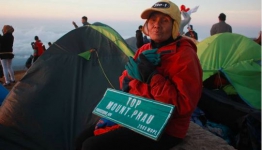 Nenek 67 Tahun Asal Pekalongan Mendaki 8 Gunung, Alasannya Bikin Haru