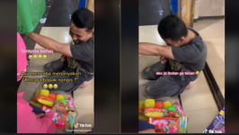 Viral Kisah Penjual Mainan Disabilitas di TikTok, Netizen: Berasa Ketampar 