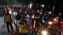 Ribuan Pemudik Motor Dipaksa Putar Balik di Perbatasan Bekasi-Karawang