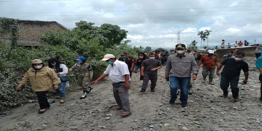 Antisiasi Banjir Lahar Dingin Sinabung, Bupati dan Wakil Bupati Karo Tinjau Desa di Tiga Nderket