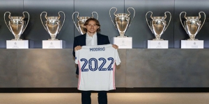 Resmi, Luka Modric Perpanjang Kontrak di Real Madrid 