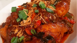 Resep Lengkap Cara Membuat Ayam Pedas Manis, Menu Makan Siang Sehat Keluarga