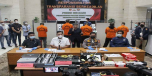 Lima Tersangka Pinjol Ilegal Aplikasi RPCepat Ditangkap Polisi