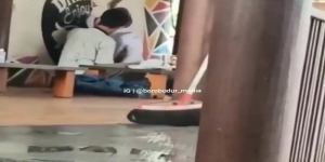 Viral Sepasang Remaja Terekam Berbuat Mesum di Cafe yang Tangan Pria Sambil Meraba Payudara Pacarnya, Ini Videonya