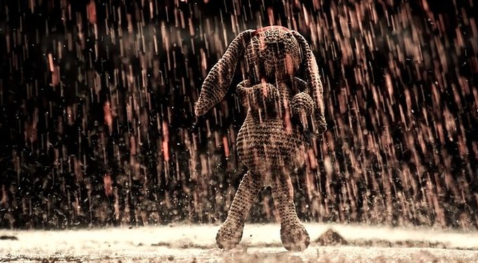 Arti Sebenarnya Mimpi Hujan Darah, Benarkan Sebuah Pertanda Buruk?